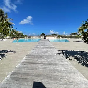 orient-bay-beach-front-apartment.comcaribbean.com/