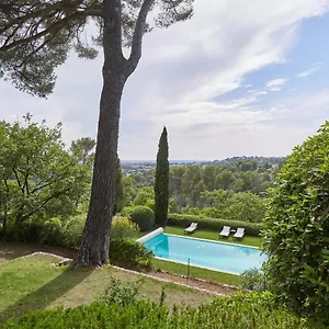 appartement-avec-piscine-exterieure-chauffee-a-10-min.fr-provencehotel.com/